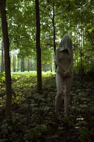 1T2R / Figures collection: stay version - {$M} di Leni Smoragdova, Fotografia in vendita su Singulart