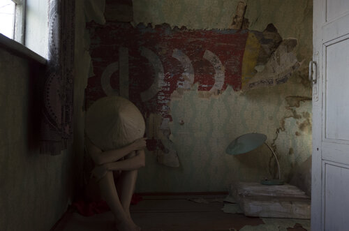 Ly5r / Figures collection: attic version - {$M} di Leni Smoragdova, Fotografia in vendita su Singulart
