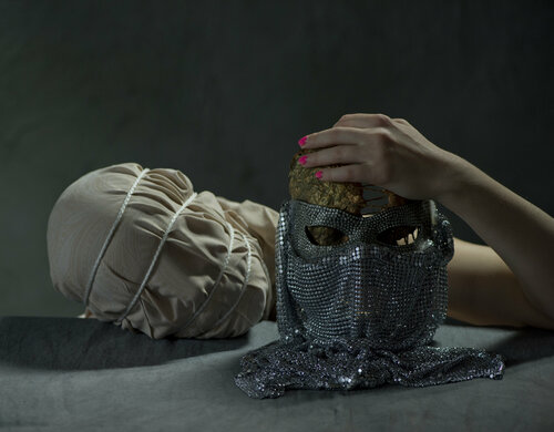 o8670965p7irurul /  Figure collection: DARK VERSION {$M} van Leni Smoragdova, Fotografie te koop op Singulart