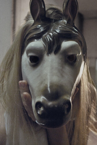 Figures collection: the past version {$M} van Leni Smoragdova, Fotografie te koop op Singulart