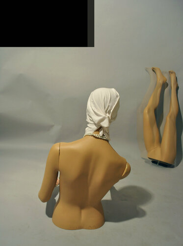 Figures collection: the past version {$M} van Leni Smoragdova, Fotografie te koop op Singulart