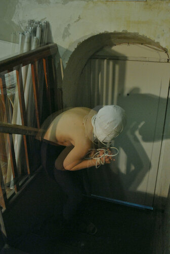 Figures collection: the past version {$M} van Leni Smoragdova, Fotografie te koop op Singulart