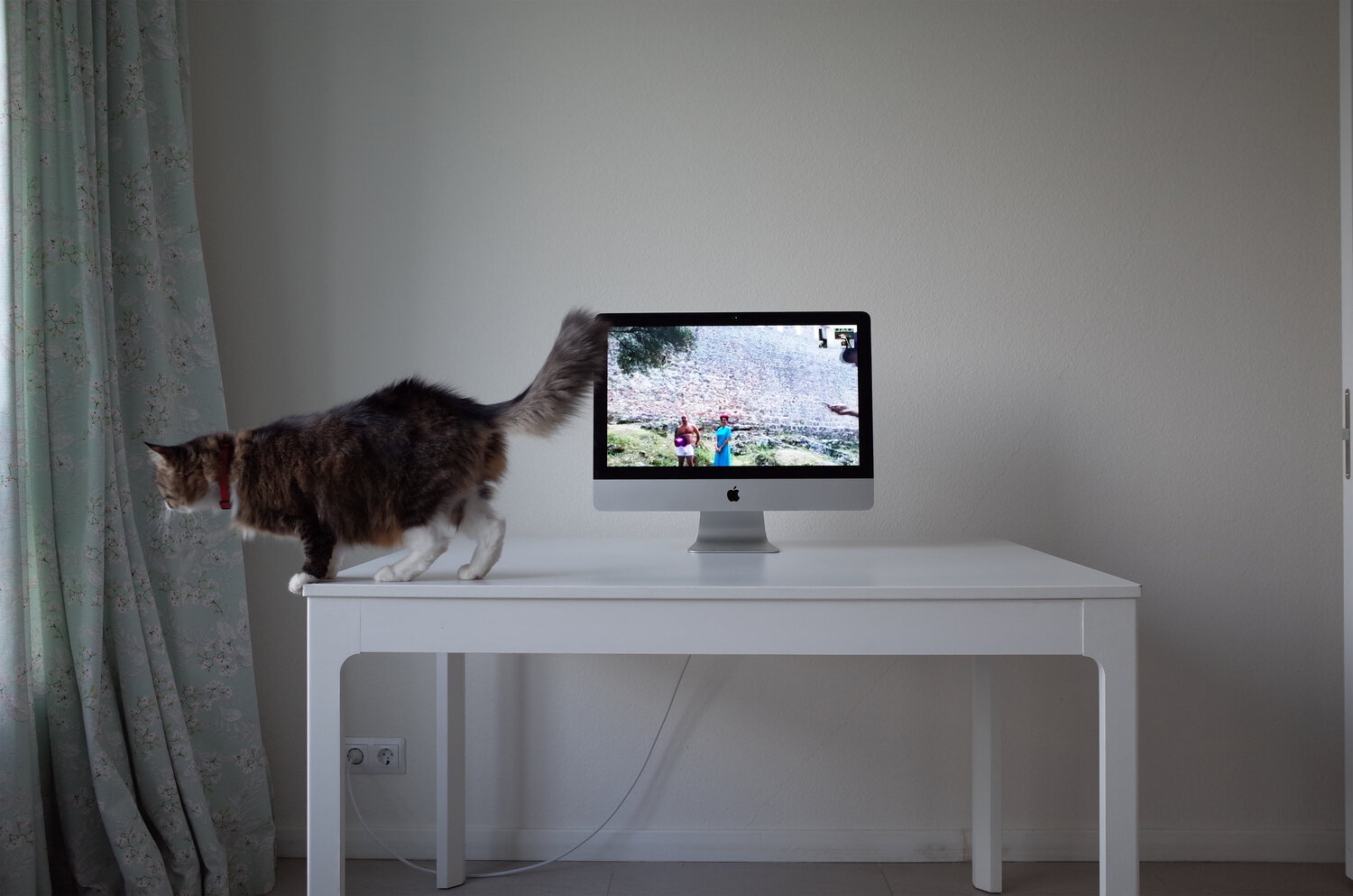 16uy / So distant and so close: Tel Aviv, Istanbul - {$M} Leni Smoragdova Fotografie zu verkaufen