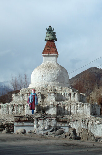 Ladakhi y Stupas par Arturo Prins, Photographie en vente sur Singulart