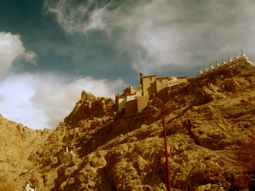 8 Stupas di Arturo Prins, Fotografia in vendita su Singulart