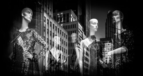 Vogue - 5th Ave., NYC (framed) de Joseph Cela, Fotografía a la venta en Singulart