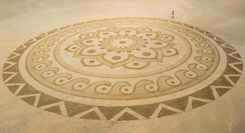 Futbol - La Concha Beach, Spain von Joseph Cela, Fotografie kaufen auf Singulart