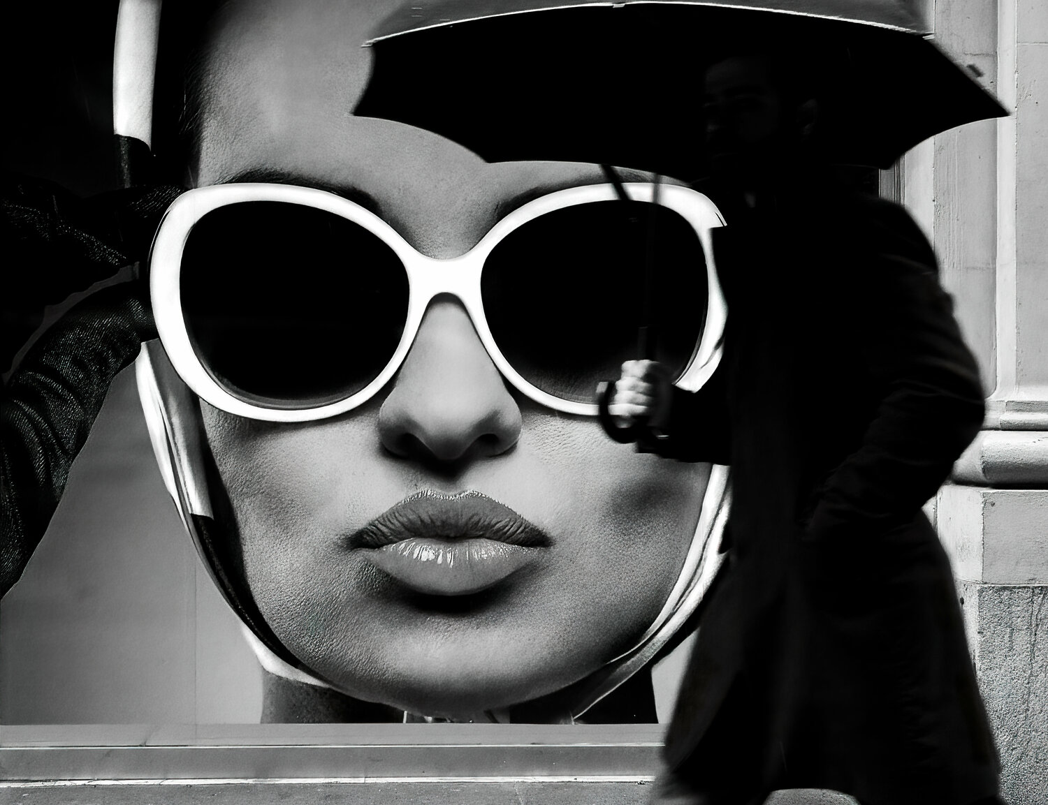 Peeping - NYC Joseph Cela