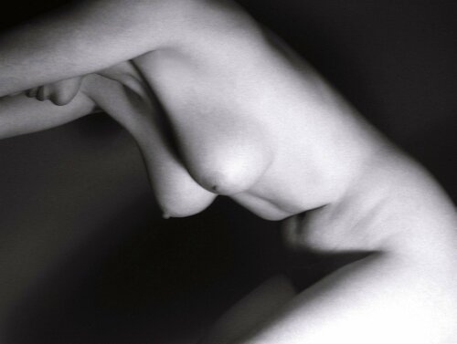 Akt 9 by Dieter Crumbiegel, 사진 for Sale on Singulart