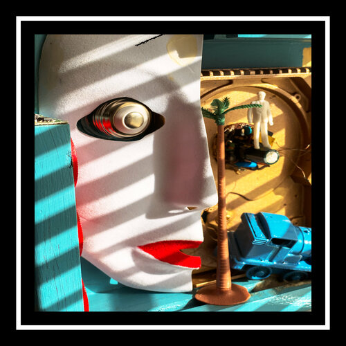 A44 - VENETIAN RED LIPS von Aleks Rosenberg, Fotografie kaufen auf Singulart