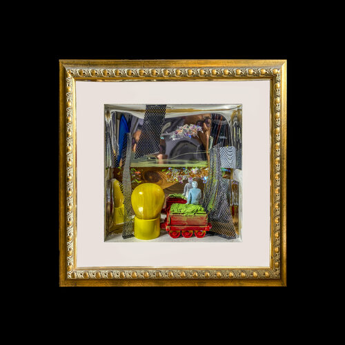 b7 - photorama in gold frame on black van Aleks Rosenberg, Fotografie te koop op Singulart