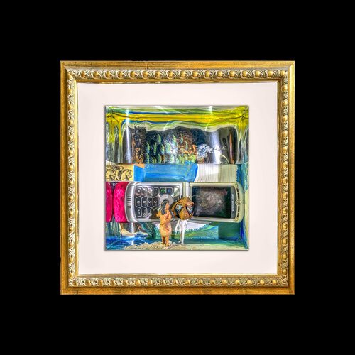 c6 - 7/10  photorama in gold frame on black van Aleks Rosenberg, Fotografie te koop op Singulart