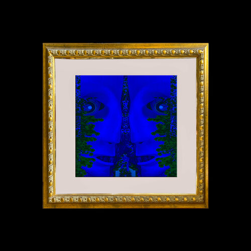 f7 B 1- 7/10  STRONG COFFEE IN BLUE- photorama in gold frame on black von Aleks Rosenberg, Fotografie kaufen auf Singulart