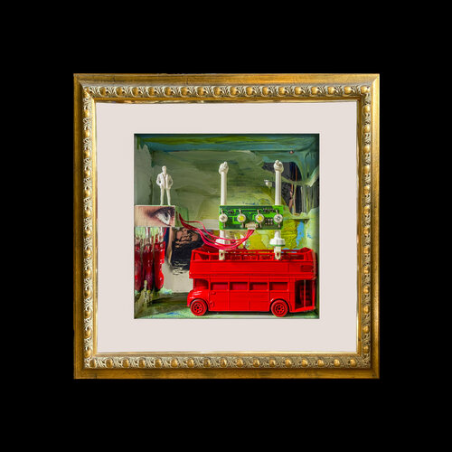 g6 - 3/10  THE EYE IS WATCHING - photorama in gold frame on black di Aleks Rosenberg, Fotografia in vendita su Singulart