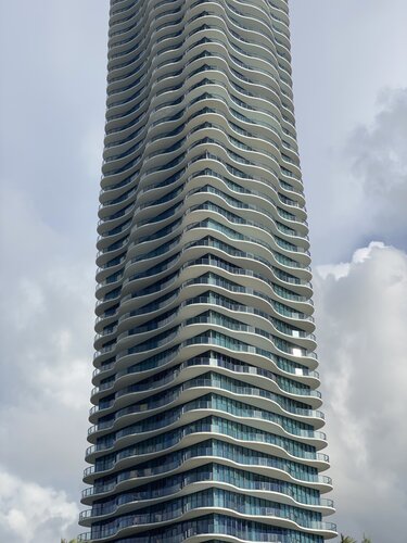 Sunny Isles Beach 4 di Aleks Rosenberg, Fotografia in vendita su Singulart