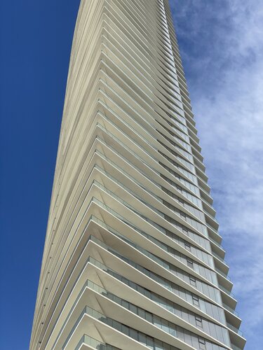 Sunny Isles Beach 5 di Aleks Rosenberg, Fotografia in vendita su Singulart