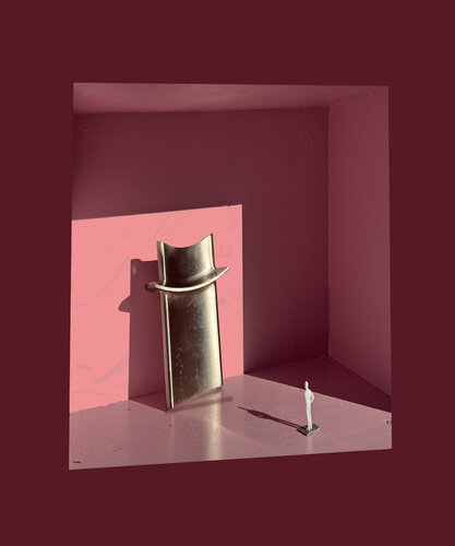 IMG_9048- Pink Box - An Industrial Design Remnant van Aleks Rosenberg, Fotografie te koop op Singulart