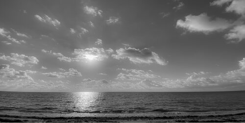 S-008 - AFTER THE STORM di Aleks Rosenberg, Fotografia in vendita su Singulart