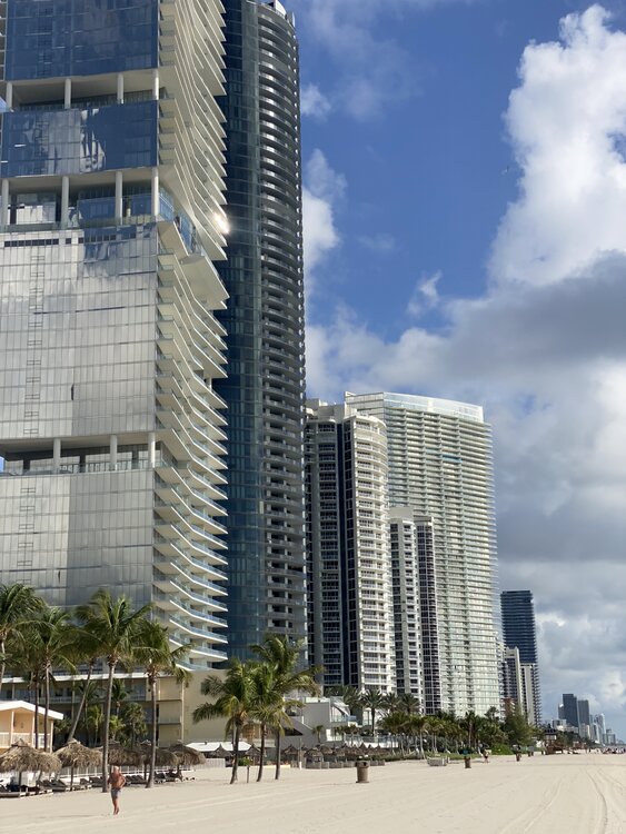 Sunny Isles Beach 3 Aleks Rosenberg