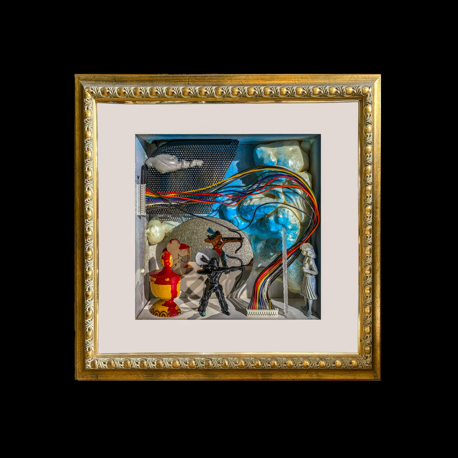 g2 - SHIELD FROM THE PAST - photo in gold frame on black Aleks Rosenberg Fotografie zu verkaufen