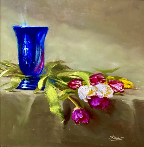 Tulips with Blue Vase de Julia Bright, Pintura a la venta en Singulart
