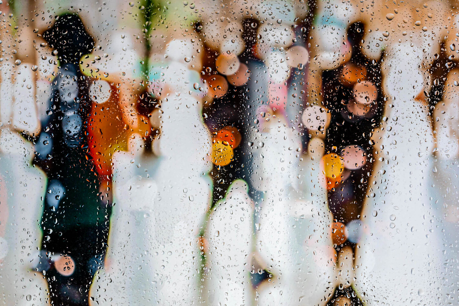 RAINY DAYS IN SAIGON V Sven Pfrommer