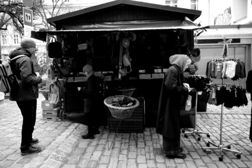 "Vienna Market- Sunday " di JO Tuck, Fotografia in vendita su Singulart