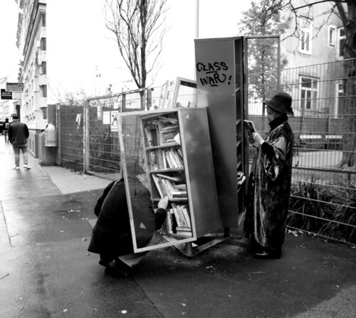"Vienna -Book Cupboard " di JO Tuck, Fotografia in vendita su Singulart