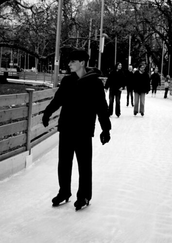 "Vienna-Boy Skating " di JO Tuck, Fotografia in vendita su Singulart