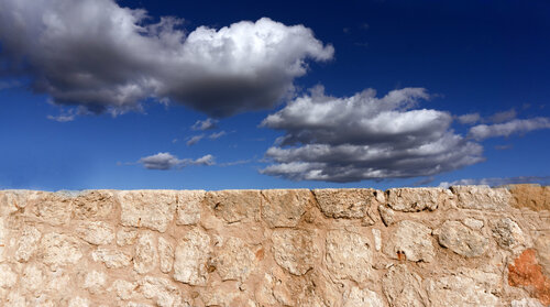Beyond the wall von Andrea Benetti, Fotografie kaufen auf Singulart