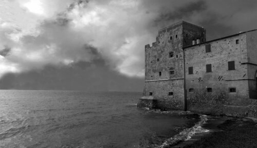 The fortress on the sea Andrea Benetti