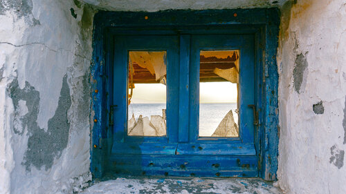 Finestra sul mare par Andrea Benetti, Photographie en vente sur Singulart