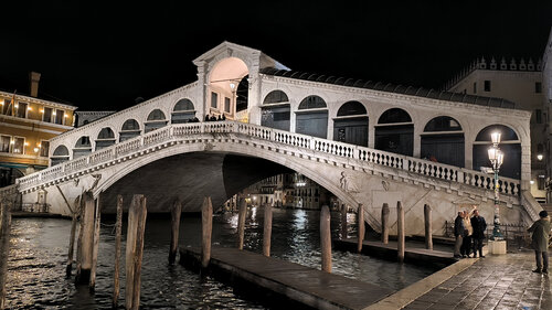 Ponte di Rialto di Andrea Benetti, Fotografia in vendita su Singulart