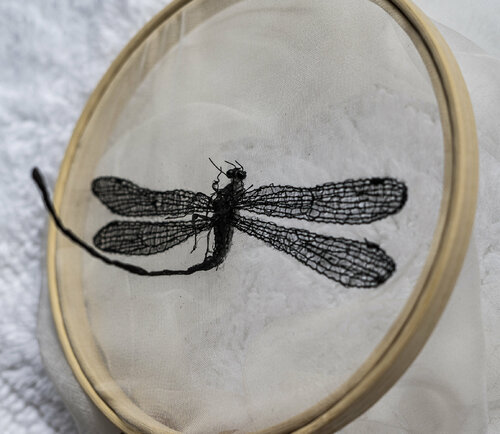 Damselfly von Aomi Kikuchi, Textil kaufen auf Singulart