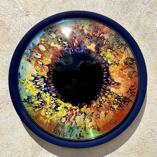 Glass Iris - 3 van Marjan Fahimi, Schilderij te koop op Singulart