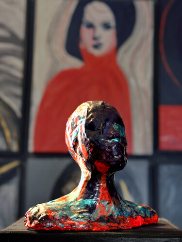 Bust No.7 – Chaos Painted Me von Juca Maximo, Skulptur kaufen auf Singulart