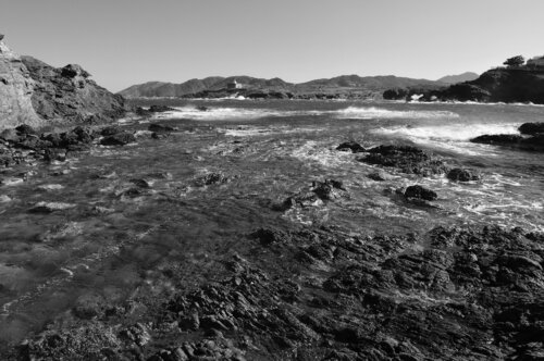 © CURV 0670 - Listen to the Wind and Look at the Sea van Richard Martin, Fotografie te koop op Singulart