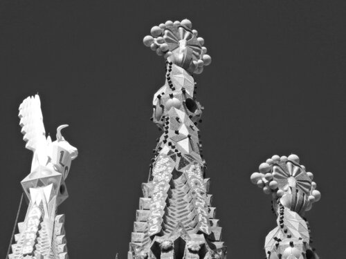 © CURV 07200 - Sagrada família - Barcelona - Antoni Gaudí de Richard Martin, Fotografía a la venta en Singulart