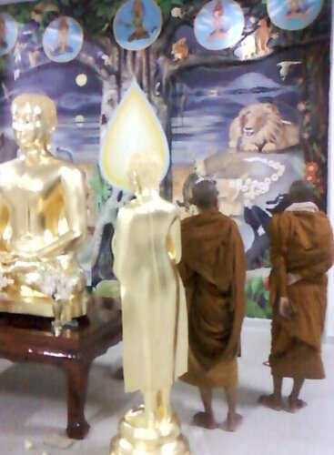 The Enlightenment of Gautama Buddha di Yothin Kanokbanpot, Pittura in vendita su Singulart
