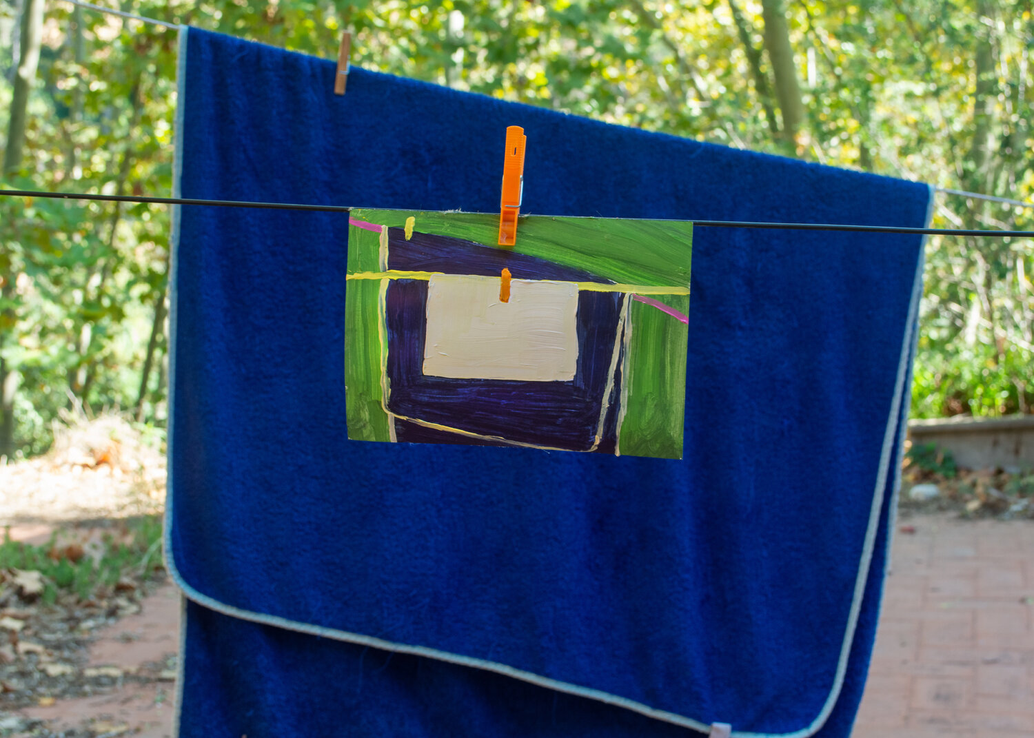WAITING FOR SOMEONE'S TOWEL TO DRY Hannah Berestizhevsky Fotografie zu verkaufen
