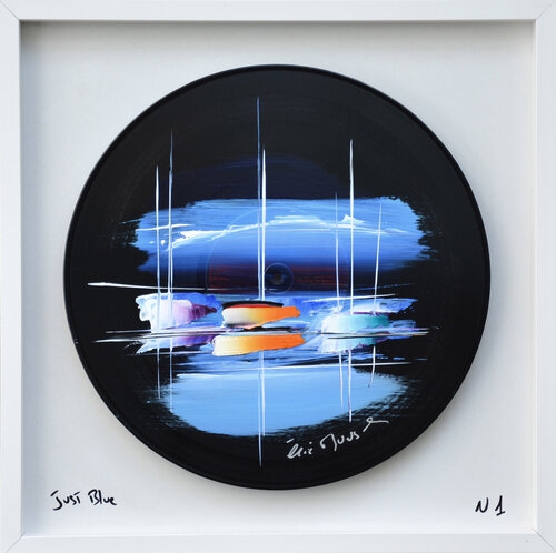 JUST BLUE peinture sur disque vinyle , Oeuvre numérotée n° 1 Premier model di Eric MUNSCH, Pittura in vendita su Singulart
