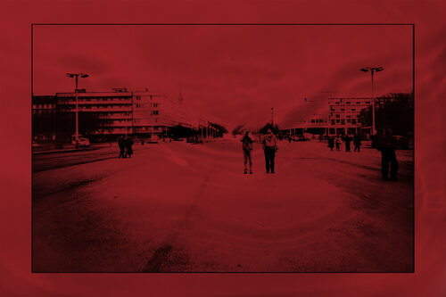 Je n'ai pas retrouvé Potsdamer Platz- Unter den linden by Évelyne Coutas, Photography for Sale on Singulart