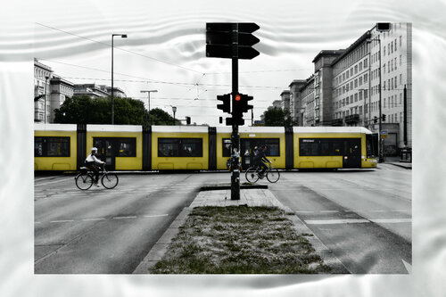 Je n'ai pas retrouvé Potsdamer Platz- Karl Marx allee by Évelyne Coutas, 사진 for Sale on Singulart