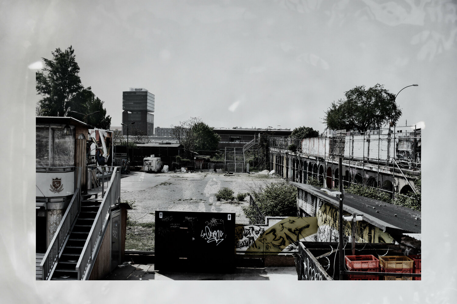 Je n'ai pas retrouvé Potsdamer Platz-Mitte Évelyne Coutas Fotografie zu verkaufen