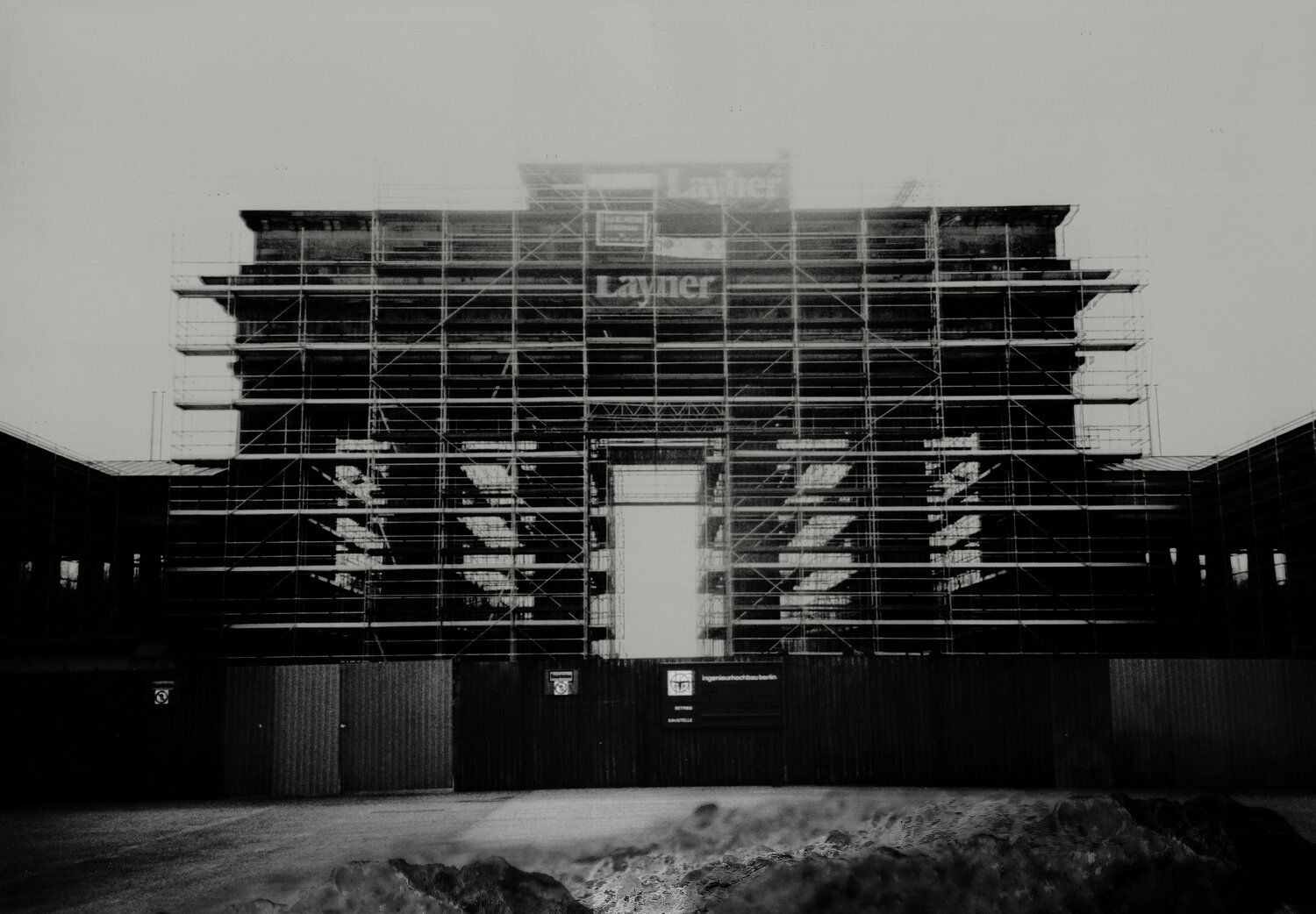 Dire Berlin/3  Porte de Brandebourg Évelyne Coutas Fotografie zu verkaufen