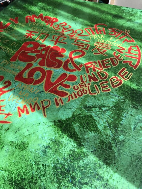 Peace&love? Yes, please! Javier Santana