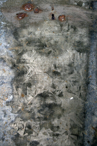 THE UNIQUE ART SIGNED BY OVIDIU KLOSKA FOUND FACES IN NEAR REALITY URBAN EXPLORATION von Ovidiu Kloska, Fotografie kaufen auf Singulart