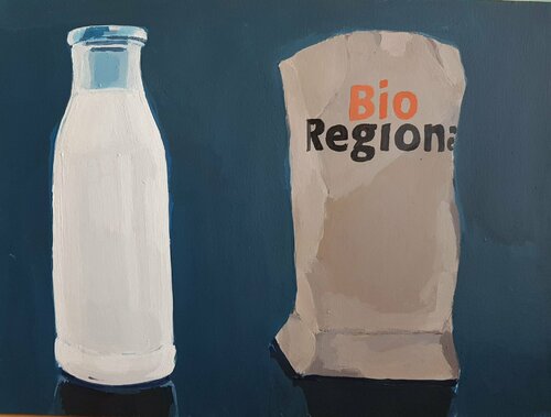 Stillleben Milchflasche und Papiertüte Diana Krinninger