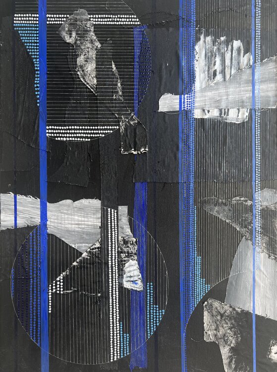 Behind the blue line Wendy van Putten