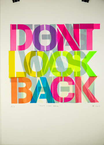 Don't Look Back (screen print) von Niki Hare, Druck kaufen auf Singulart